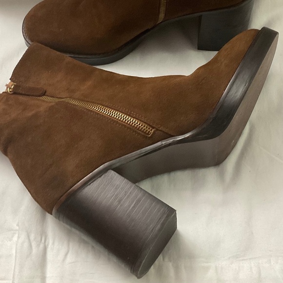 Boots - Picture 4 of 4